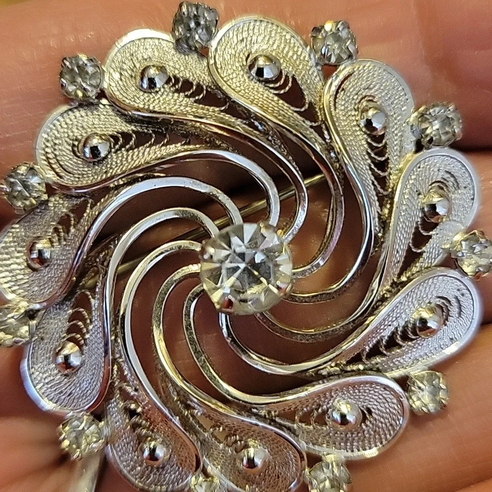 Vintage Lang Sterling Silver Flower Brooch - Picture 4 of 6